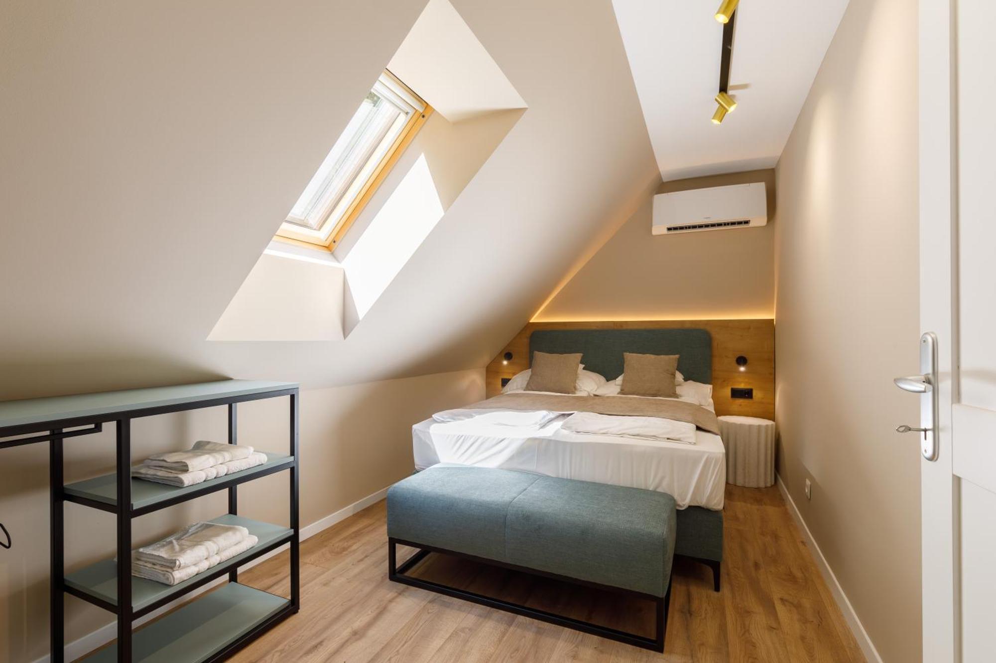 Lepke Apartmanhaz Es Etterem Tihany Exterior foto