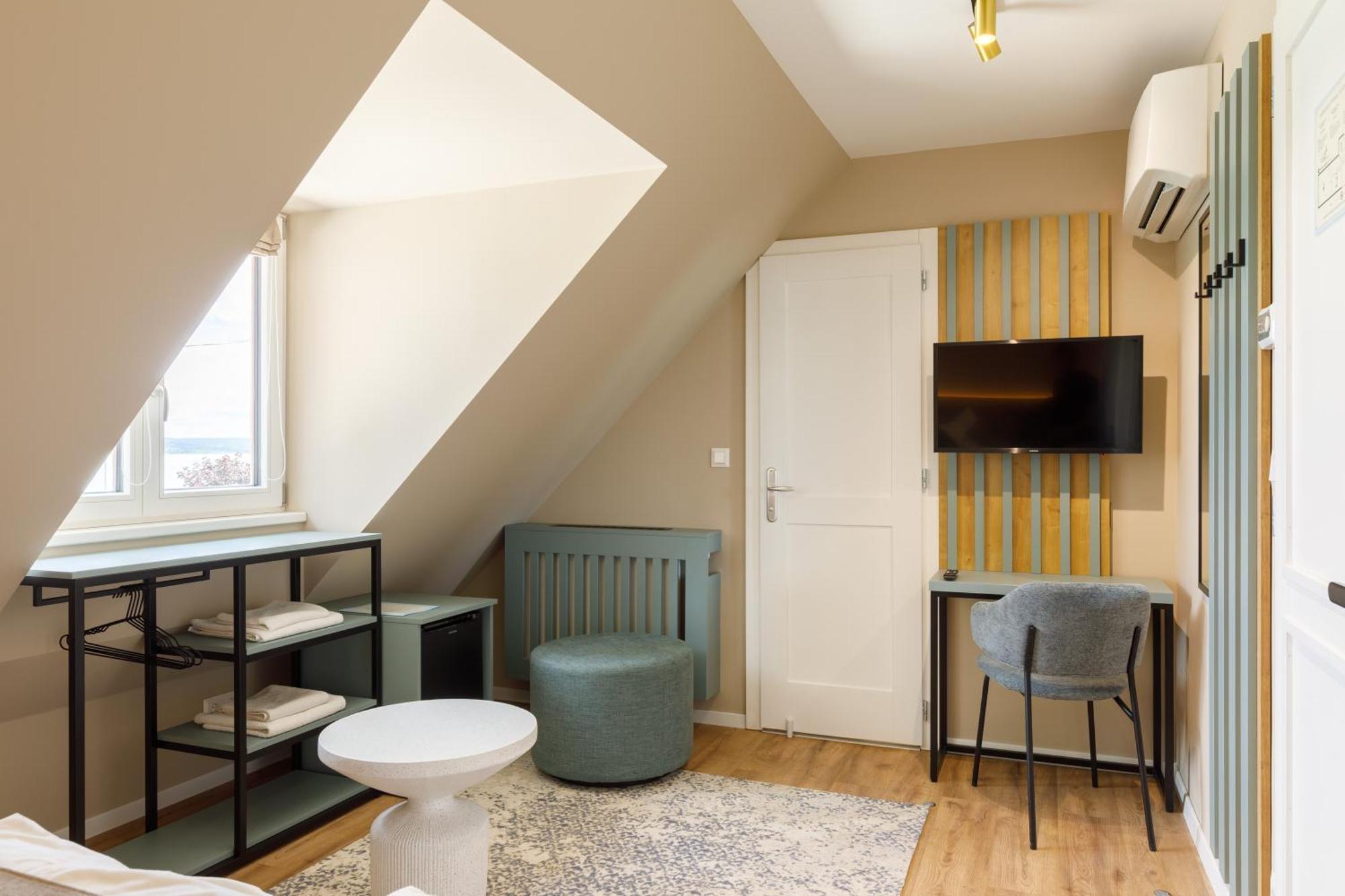 Lepke Apartmanhaz Es Etterem Tihany Exterior foto